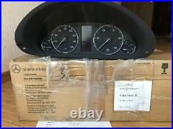Brand NEW Mercedes W203 Istrument Cluster Speedometers A2035408348